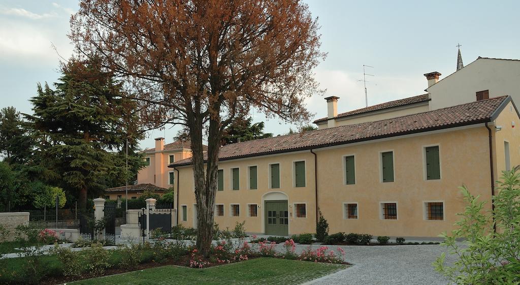 Hotel Villa Maternini Vazzola Exterior photo